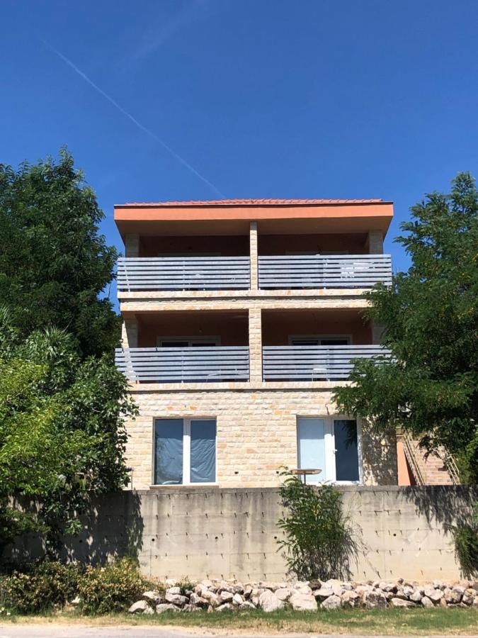 Apartments Chilla *** Lopar Zewnętrze zdjęcie
